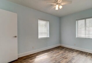 500 S Beach St, Unit D1 in Daytona Beach, FL - Building Photo - Building Photo