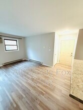 4301 W Shamrock Ln in McHenry, IL - Building Photo - Building Photo