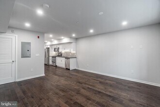 752 S 8th St in Philadelphia, PA - Building Photo - Building Photo
