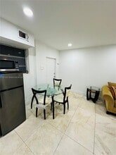 1723 Jackson St in Hollywood, FL - Building Photo - Building Photo