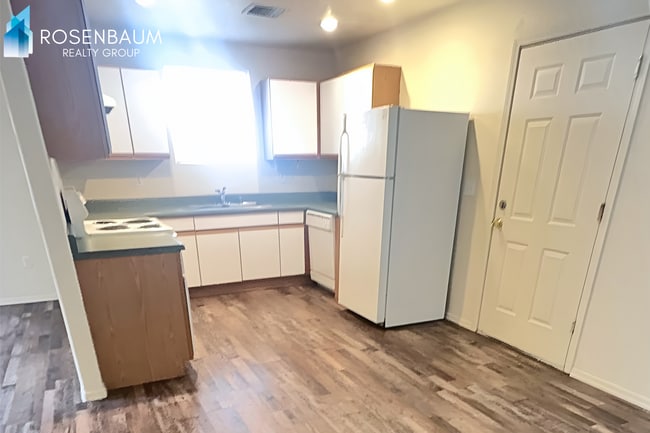 Charming 2-bedrooms, 2-baths single-level home in the heart of Mayer, Prescott! in Mayer, AZ - Foto de edificio - Building Photo