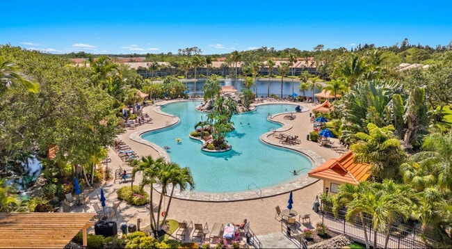 2202 Hidden Lake Dr, Unit Falling Waters in Naples, FL - Foto de edificio - Building Photo