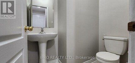 4646 Centretown Way in Mississauga, ON - Building Photo - Building Photo
