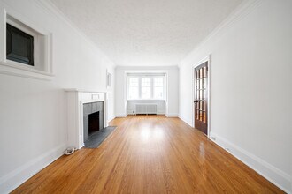 207 Glengrove Ave W in Toronto, ON - Building Photo - Building Photo