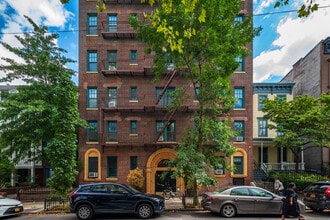 301 Cumberland St in Brooklyn, NY - Foto de edificio - Building Photo