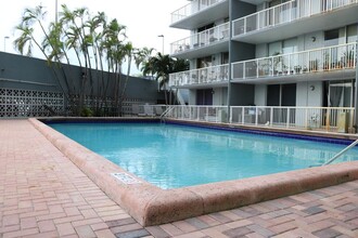 1800 NW 24th Ave, Unit 409 in Miami, FL - Building Photo - Building Photo