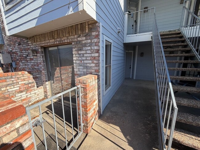 3414 Country Club Dr W