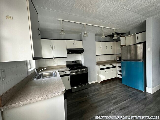 195 Maverick St in Boston, MA - Building Photo - Building Photo