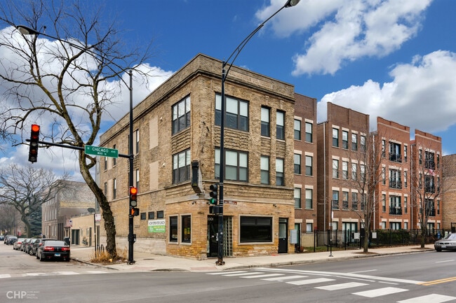property at 2301 W Chicago Ave
