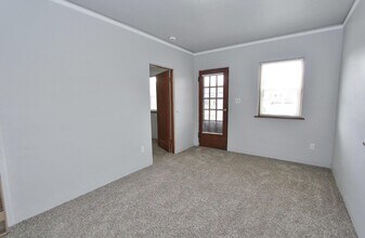 210 S Commercial Ave in Emmett, ID - Building Photo - Building Photo