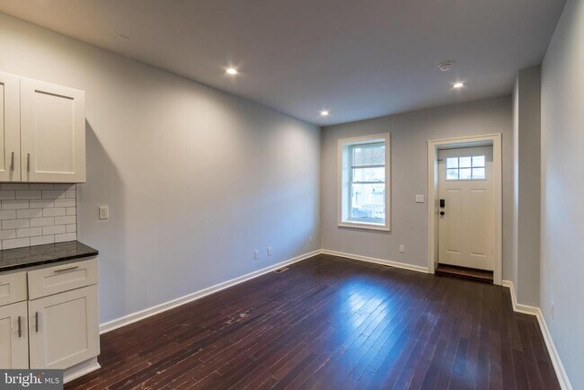 723 S 56th St in Philadelphia, PA - Building Photo - Building Photo