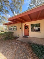 717 Edgewood St in Tallahassee, FL - Building Photo