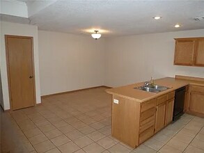 1118 E Harvard St in Siloam Springs, AR - Building Photo - Building Photo