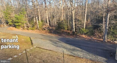 308 Clubhouse Dr in Lusby, MD - Foto de edificio - Building Photo