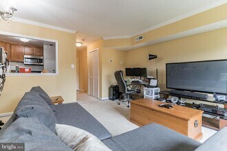10570 Main St-Unit -509 in Fairfax, VA - Foto de edificio - Building Photo