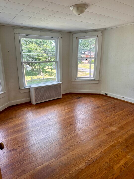 1747 Sanderson Ave, Unit 2 in Scranton, PA - Building Photo