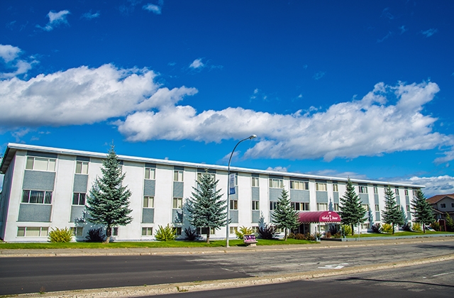 Hartley Manor Apartments in Prince George, BC - Building Photo