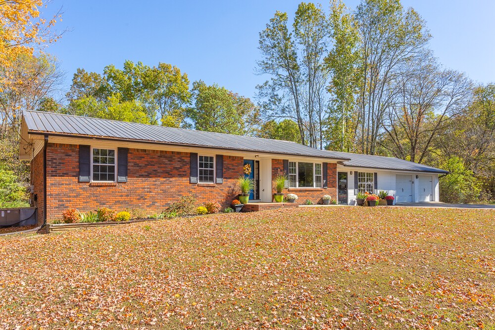 9225 Amos Rd in Ooltewah, TN - Foto de edificio