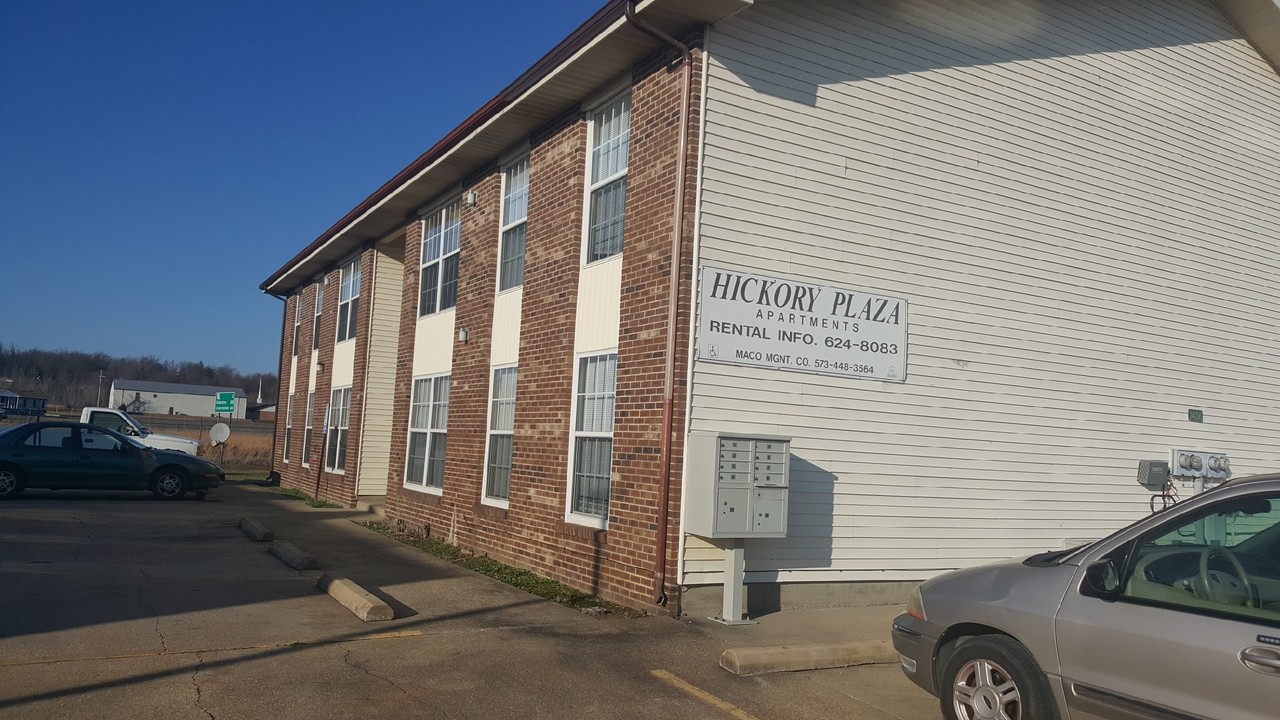 Hickory Plaza Apartments in Dexter, MO - Foto de edificio