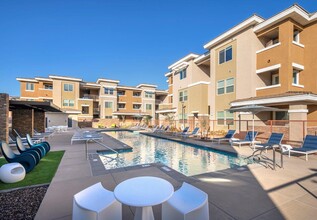 Zaterra Luxury Apartments in Chandler, AZ - Building Photo - Building Photo