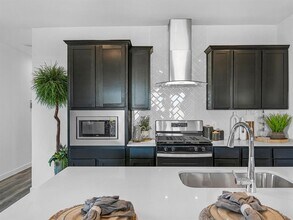 2930 Crown Gate Dr in Houston, TX - Building Photo - Building Photo