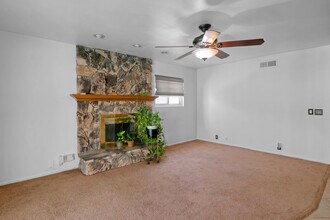 1034 Thompson Ave N in Banning, CA - Foto de edificio - Building Photo