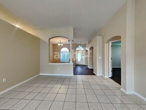 9423 Hunters Pond Dr in Tampa, FL - Building Photo - Building Photo
