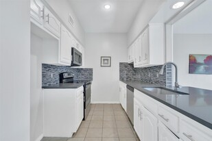 321 Benjamin St in Denton, TX - Building Photo