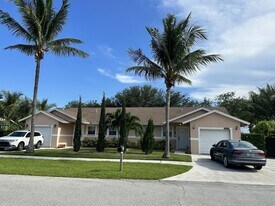 300 NE 42nd St in Boca Raton, FL - Building Photo