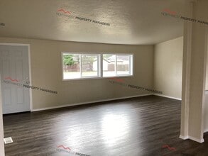 574 Monte Elma Rd in Montesano, WA - Building Photo - Building Photo