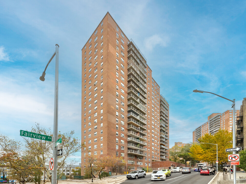 Inwood Gardens in New York, NY - Building Photo