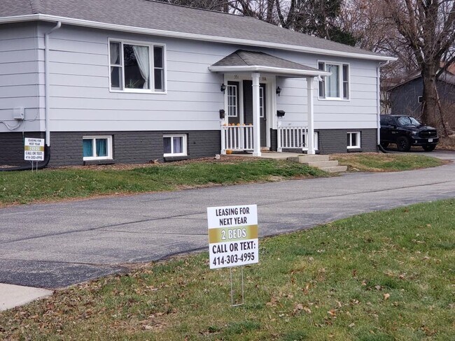 551 S Clark St, Unit 551-551A in Whitewater, WI - Building Photo - Building Photo