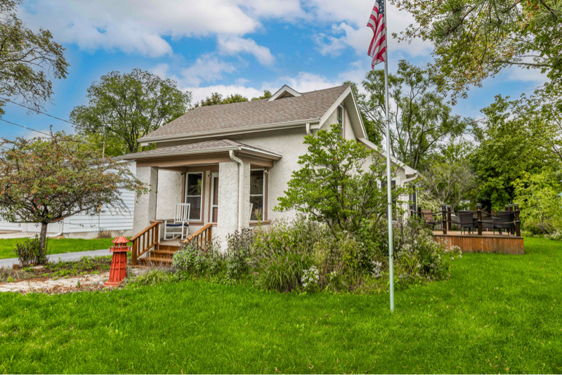 121 Williams St in Williams Bay, WI - Building Photo