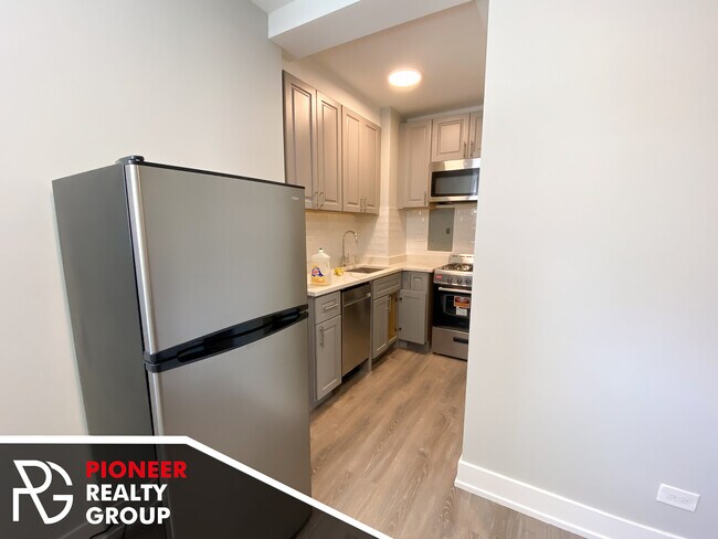 503 W Belmont Ave, Unit 505-4C in Chicago, IL - Building Photo - Building Photo