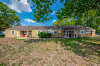 324 Milam St in Columbus, TX - Building Photo - Building Photo