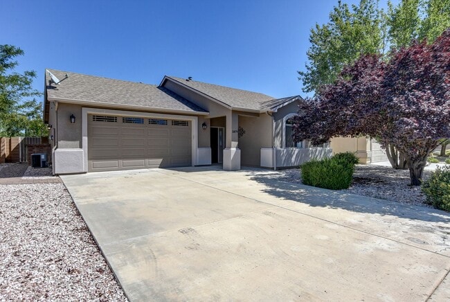 property at 5879 N Bronco Ln