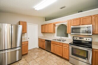1684 Dartmouth Dr in Middleburg, FL - Building Photo - Building Photo