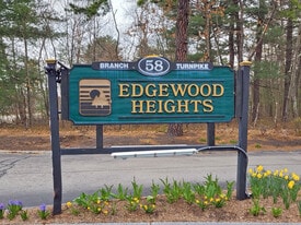 58 Branch Tpke, Unit 52 in Concord, NH - Building Photo