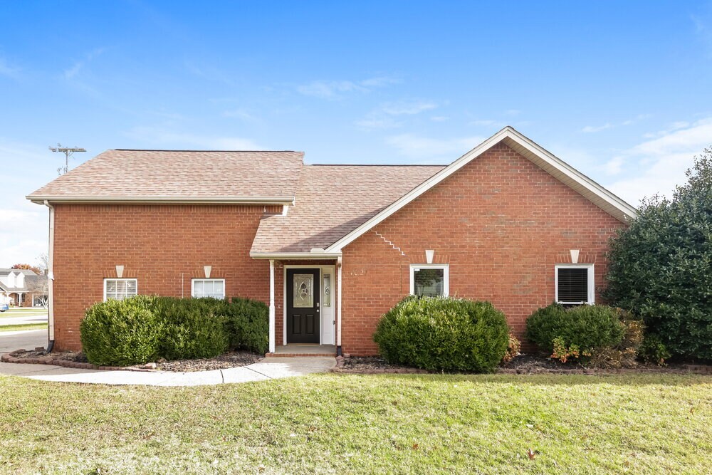 4021 Wisdom Way in Smyrna, TN - Foto de edificio