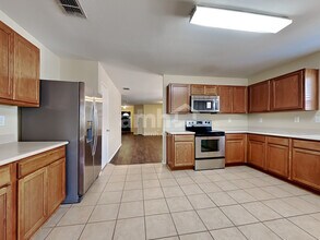 1913 J Cheshier Rd in Justin, TX - Foto de edificio - Building Photo