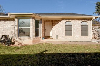 2311 Jenibeth Ln in Austin, TX - Building Photo - Building Photo