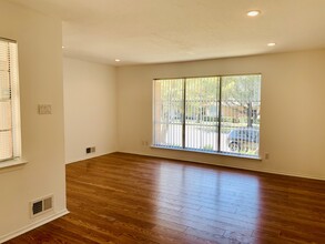 7517 Brentcove Cir in Dallas, TX - Building Photo - Building Photo