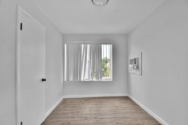 1842 NW 19th Terrace-Unit -1 in Miami, FL - Building Photo - Building Photo