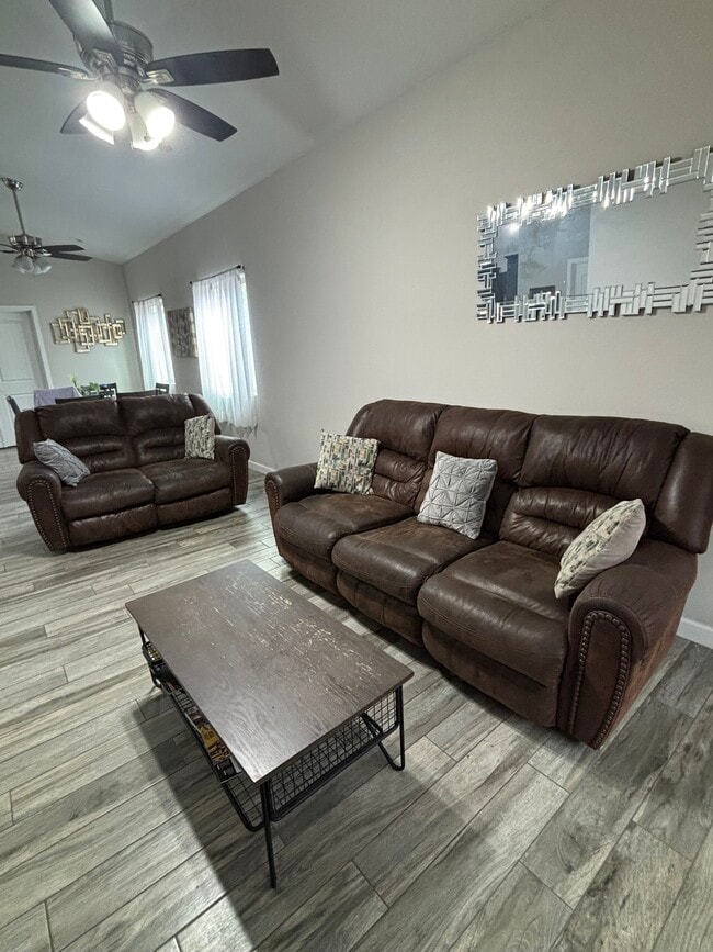 2746 E Chipman Rd in Phoenix, AZ - Building Photo - Building Photo