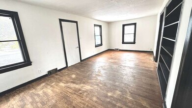 2234 Fairview St in Anderson, IN - Building Photo - Building Photo