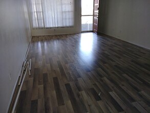 2402 Ecuadorian Way in Clearwater, FL - Building Photo - Building Photo