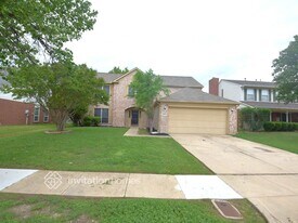 5555 Rocky Mountain Rd, Unit 4F in Fort Worth, TX - Building Photo