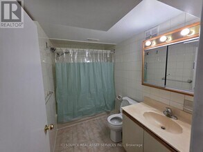 33 Broomfield Dr in Toronto, ON - Building Photo - Building Photo