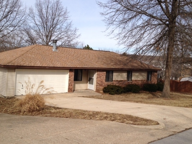 property at 707 Greenbriar Dr