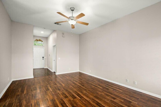 14901 Nuttall Dr in Austin, TX - Building Photo - Building Photo